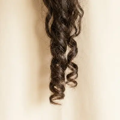Close-up of 3B hair